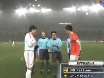 打破魔咒！2010年东亚四强赛国足3：0韩国