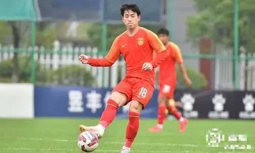 武汉官方：20岁葡萄牙留洋小将刘俊贤加盟球队