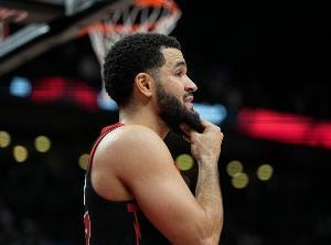 洛瑞为范弗里特拉票：三双！是时候了 ！祝贺#NBA全明星