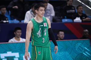 超级高效！赵继伟12投9中得22分4板5助3断 正负值+39全队最高