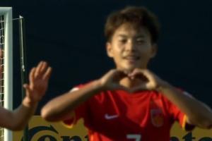 王霜冷静扣过对手，完成梅开二度，中国女足4-0中国台北女足！
