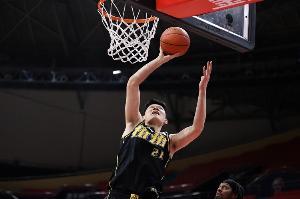 无奈空砍！胡金秋出战39分钟 11投全中&罚球9中6得到28分13板