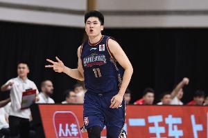 榜眼发威！赵柏清14投8中得20分10板2断 得分全队最高无奈惨败