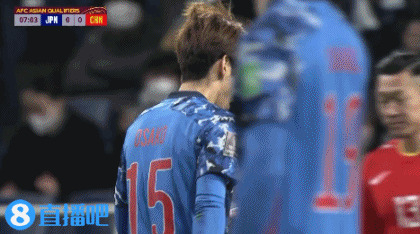 好险！大迫勇也禁区内转身打门被蒋光太封堵后偏出球门