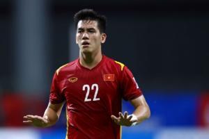 越南前锋阮进灵：希望对中国进球 越南2-0中国