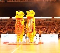 🎥细节满满！凤凰队春节赛中场舞狮表演