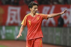 记者：王霜伤势可控，经过治疗调养后很快便可返回绿茵场
