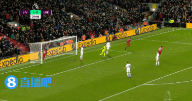 利物浦2-0领先利兹联！萨拉赫斜传送助攻，马蒂普跟进推射