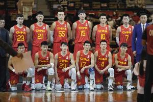 媒体人：中国男篮今年将和之前备战19年世界杯一样组建两支国家队