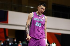 陶汉林全场10中8 得到22分14板1助1断 难阻山东惜败天津