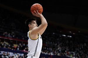 全面！赵继伟投篮12中6拿下20分4板6助4断 第四节六犯离场