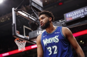稀碎！灰熊vs森林狼首节合计出现20次犯规 总共罚球33次