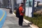 博主：海牛球迷喊XX鲁能，泰山球迷友好回应，随后遭海牛球迷踹