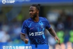 全是豪门！31岁斯特林生涯效力4队：利物浦、曼城、切尔西、枪手